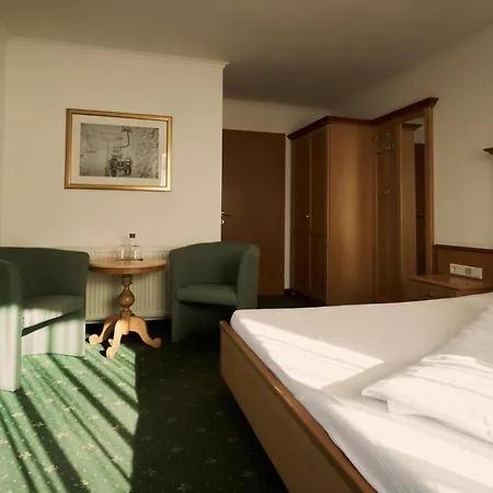 Martini Inkluding Breakfast & Free Parking 3* カプルーン