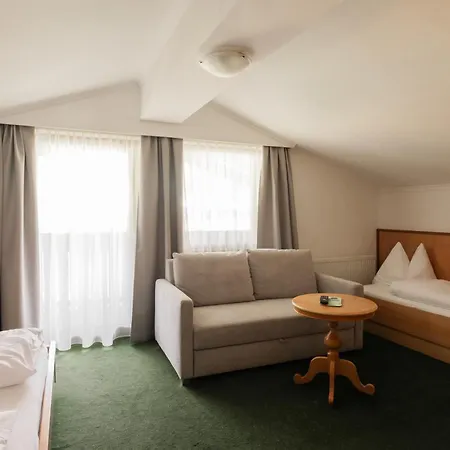 Hotel Martini Kaprun Inkluding Breakfast, Free Parking And Zell Am See-Kaprun Summer Card Hotel Kaprun