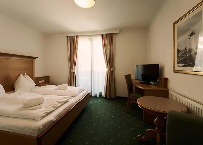 Martini Inkluding Breakfast & Free Parking 3*